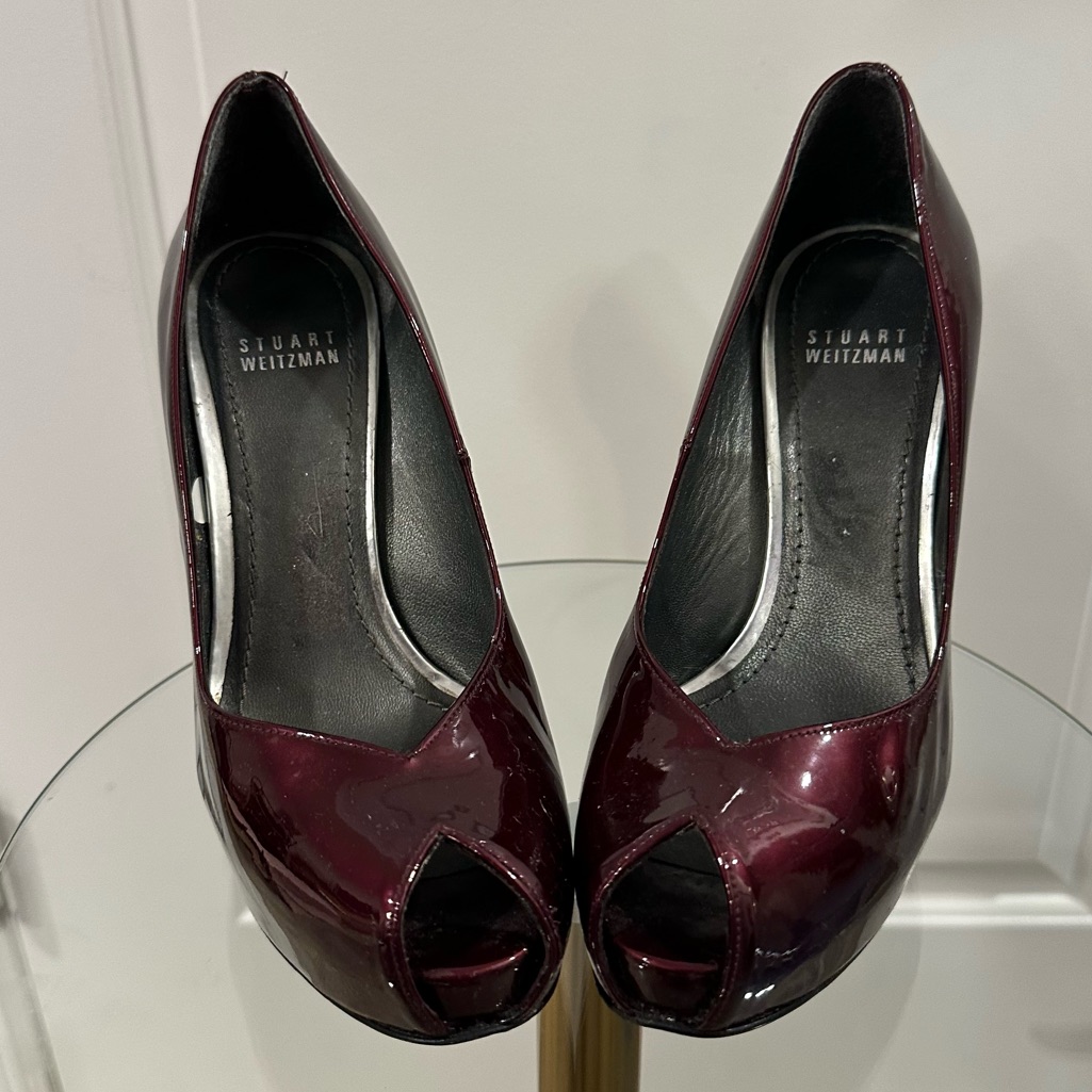 Stuart Weitzman Peep Toe Heel In Maroon
